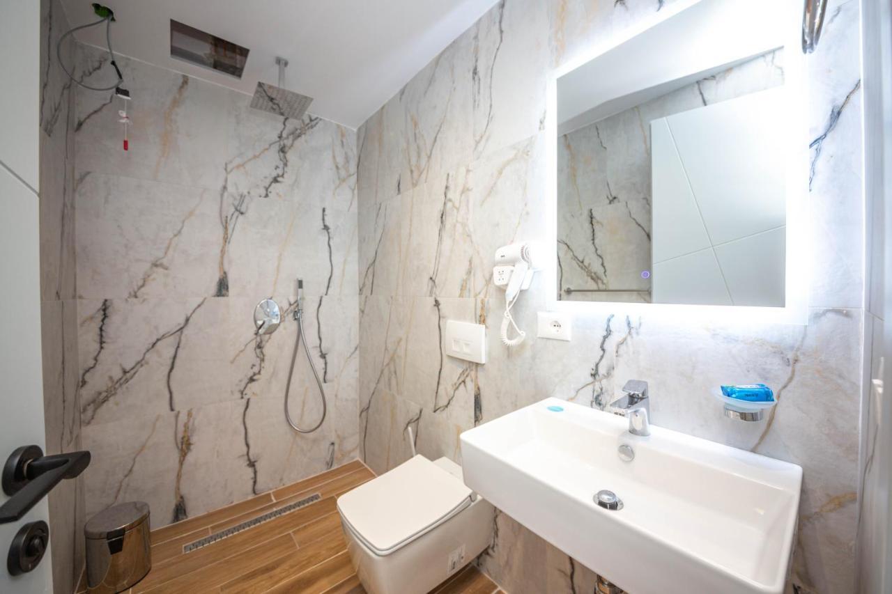 Hesperus Hotel Vlorë Esterno foto