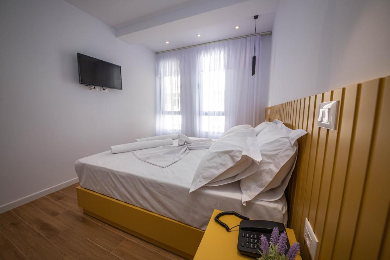 Hesperus Hotel Vlorë Esterno foto
